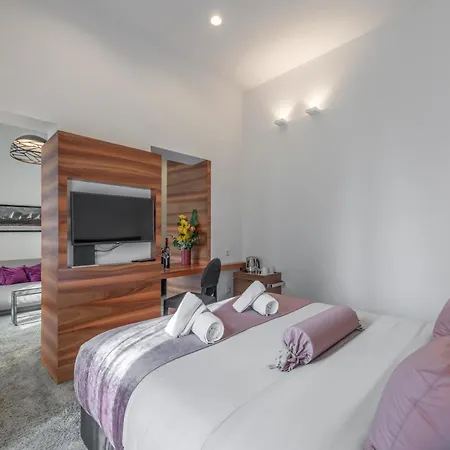 Starlight Luxury 4*