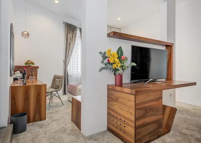 Starlight Luxury Suites Bed & Breakfast Split