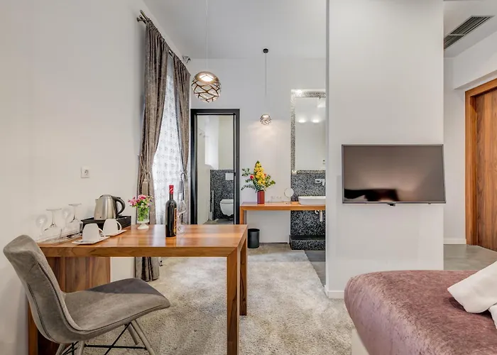 Starlight Luxury Suites Split