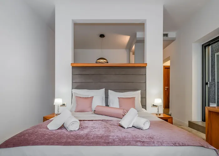 Starlight Luxury Suites