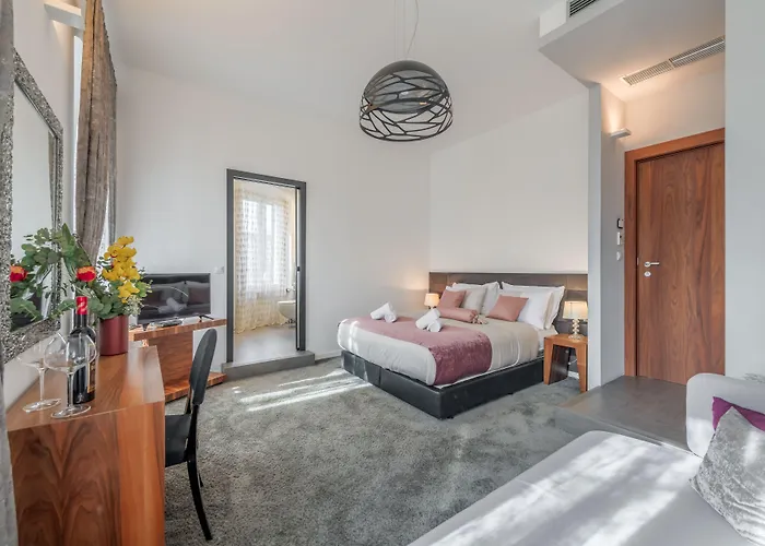 Starlight Luxury Suites