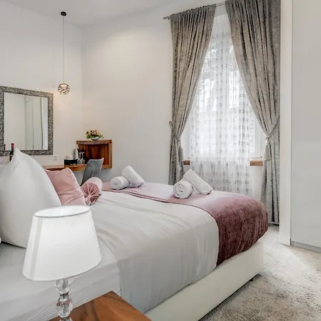 Starlight Luxury Suites Split