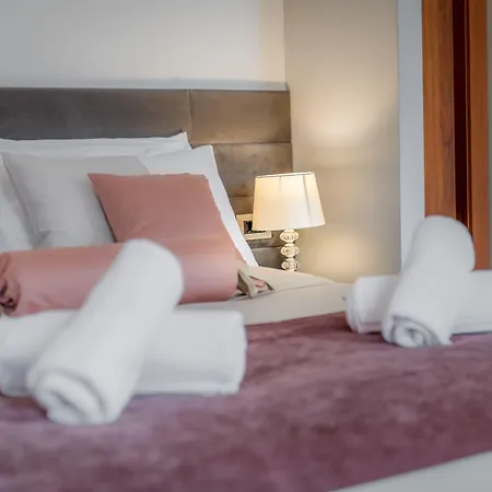 Starlight Luxury 4*