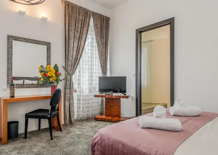 Starlight Luxury B&B 4*