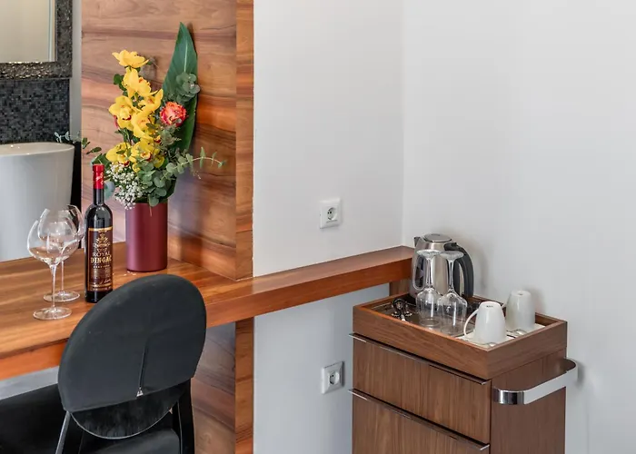 Starlight Luxury B&B 4*