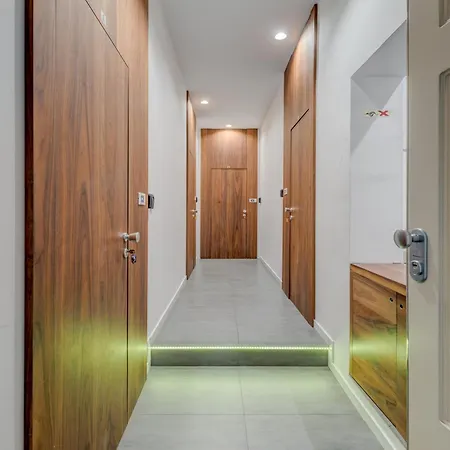 Starlight Luxury Bed and Breakfast 4*